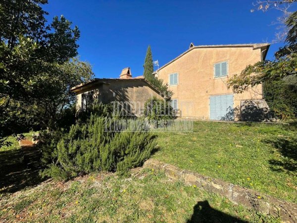 casale in vendita a Manciano in zona Saturnia