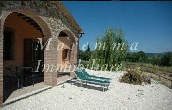 casa indipendente in vendita a Manciano in zona Saturnia
