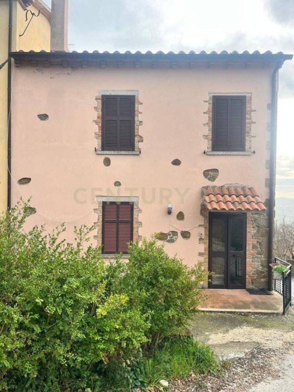 casa indipendente in vendita a Manciano in zona Saturnia