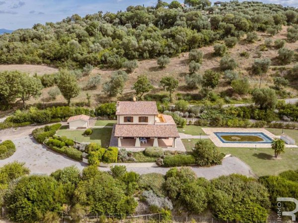 casa indipendente in vendita a Manciano