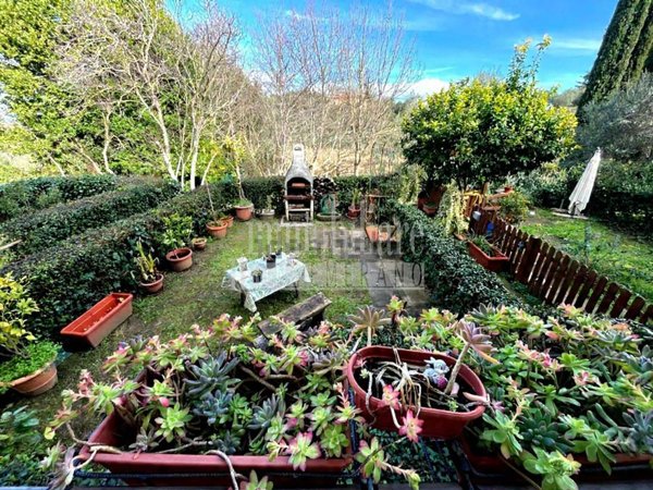 casa indipendente in vendita a Manciano in zona Montemerano