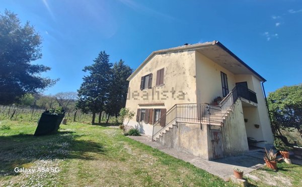 casale in vendita a Manciano in zona Saturnia