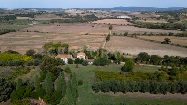 casa indipendente in vendita a Manciano in zona Marsiliana