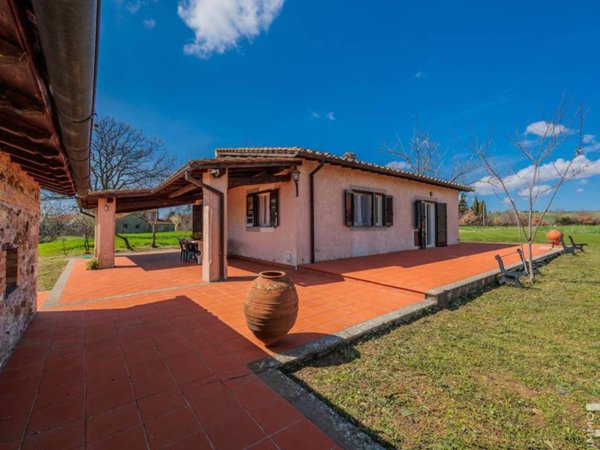 casa indipendente in vendita a Manciano