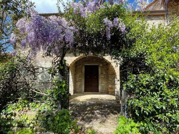 casa indipendente in vendita a Manciano in zona Saturnia