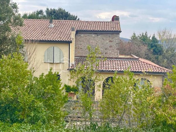 casa indipendente in vendita a Manciano in zona Montemerano