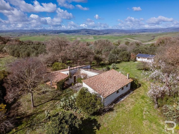 casale in vendita a Manciano in zona Saturnia