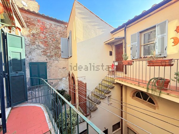 appartamento in vendita a Manciano in zona Saturnia