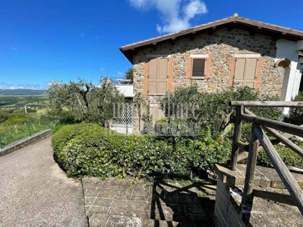 appartamento in vendita a Manciano in zona Saturnia