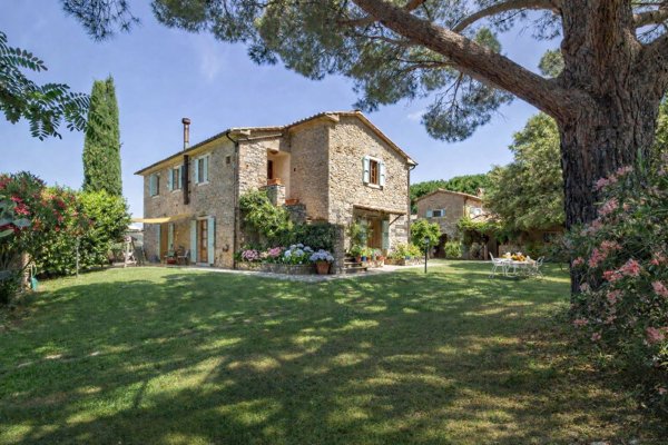 casale in vendita a Manciano