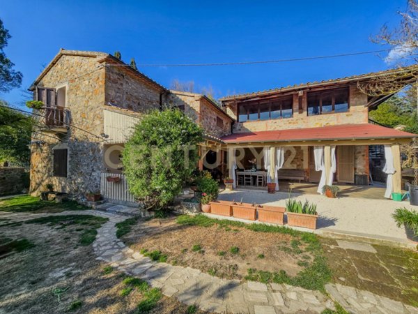 casa indipendente in vendita a Manciano in zona Poggio Murella