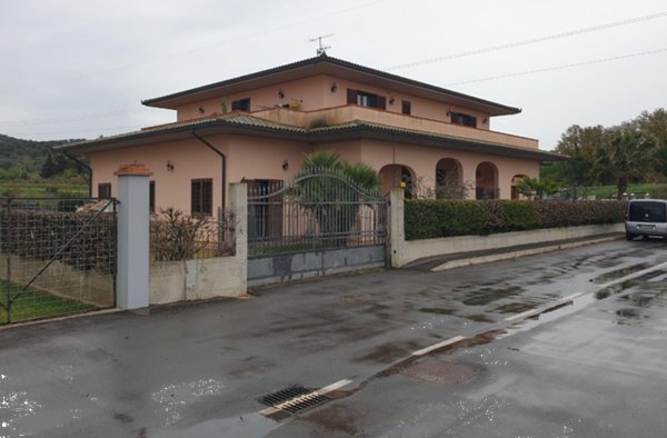 casa indipendente in vendita a Manciano in zona Marsiliana