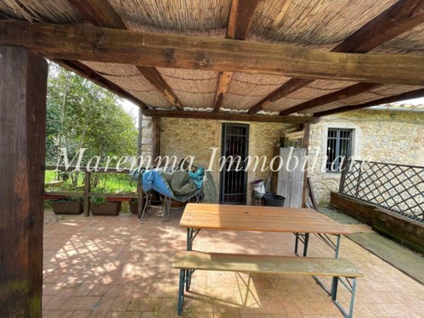 appartamento in vendita a Manciano in zona Montemerano