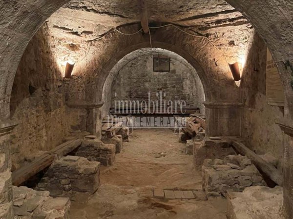 locale commerciale in vendita a Manciano