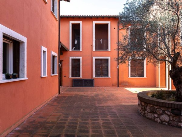 appartamento in vendita a Manciano in zona Saturnia