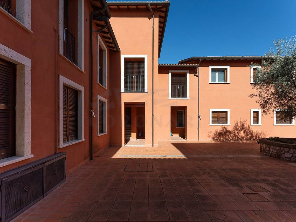 appartamento in vendita a Manciano in zona Saturnia