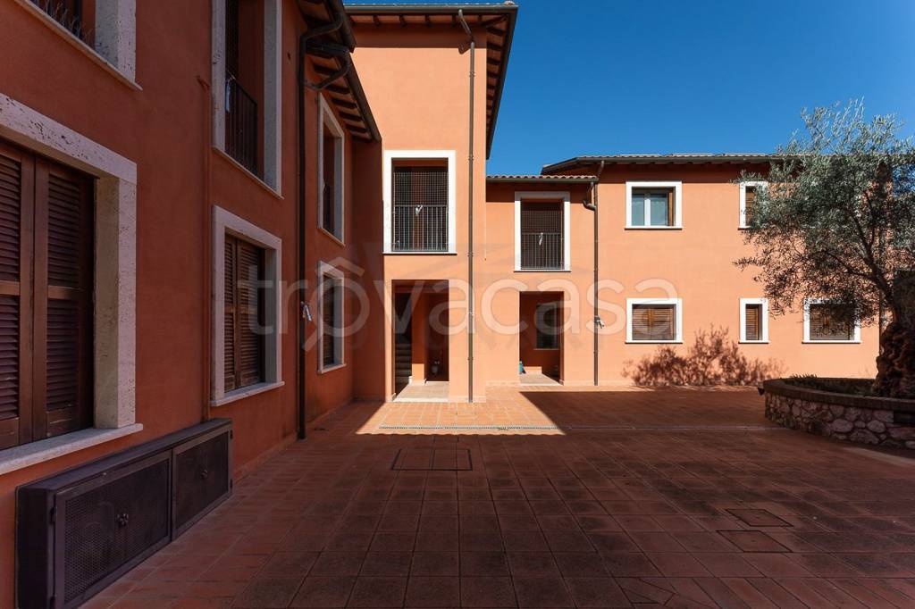 appartamento in vendita a Manciano in zona Saturnia
