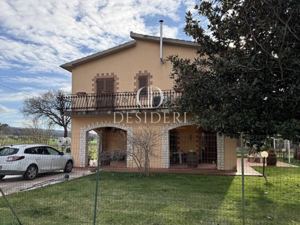 negozio in vendita a Manciano in zona Saturnia