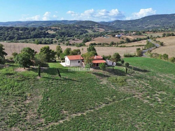 casa indipendente in vendita a Manciano in zona Saturnia