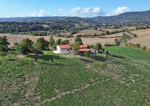 casa indipendente in vendita a Manciano