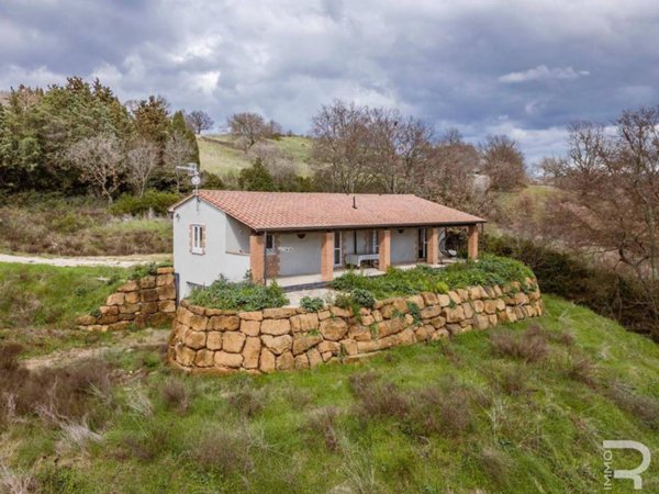 casa indipendente in vendita a Manciano