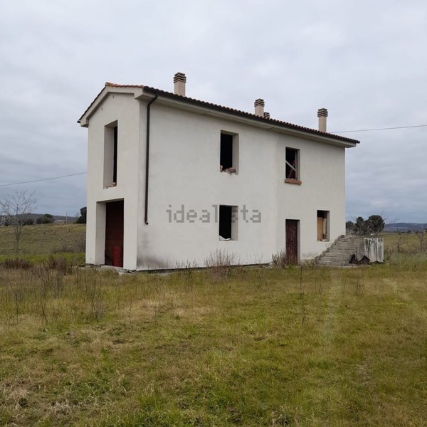 casa indipendente in vendita a Manciano in zona Saturnia