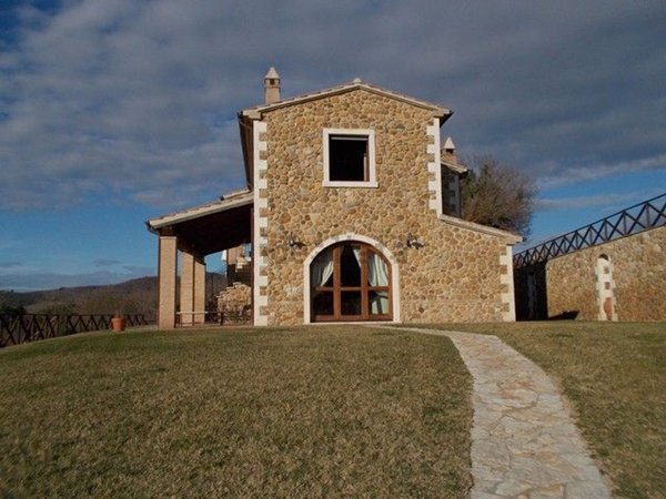 casale in vendita a Manciano in zona Marsiliana