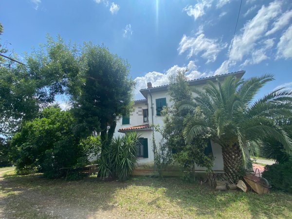 casa indipendente in vendita a Manciano in zona Saturnia