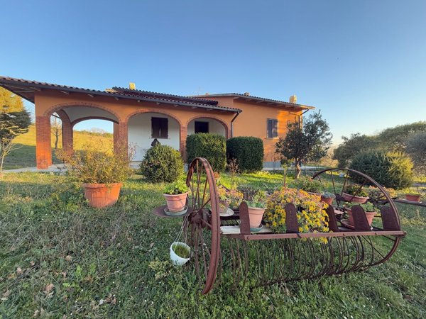 casa indipendente in vendita a Manciano in zona Saturnia