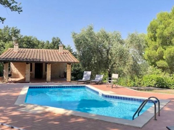 casa indipendente in vendita a Manciano in zona Saturnia