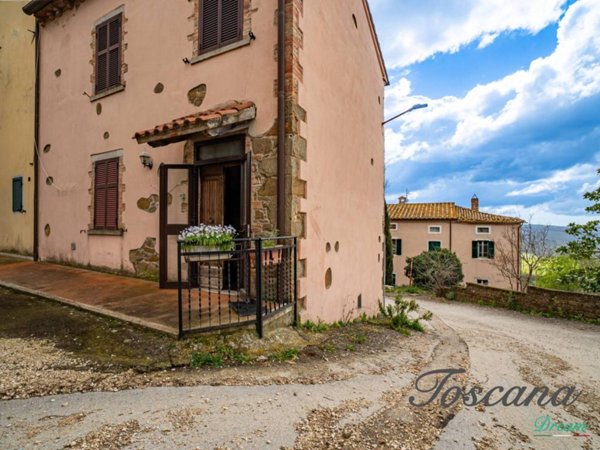 casa indipendente in vendita a Manciano in zona Poggio Murella