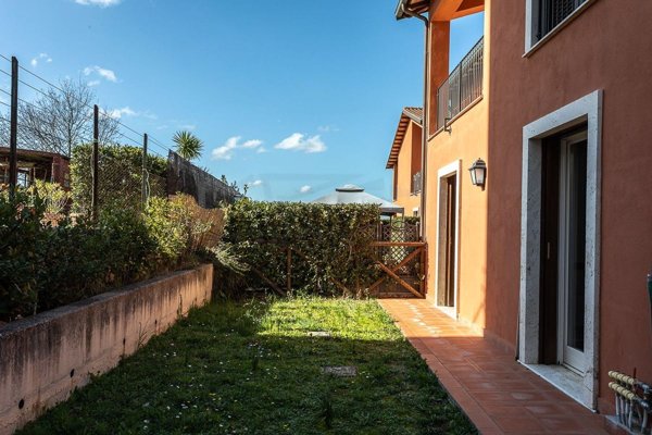 appartamento in vendita a Manciano in zona Saturnia