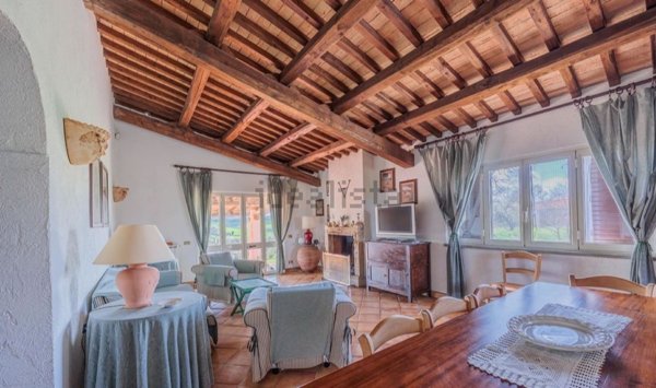 casa indipendente in vendita a Manciano in zona Saturnia