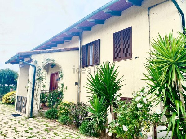 casa indipendente in vendita a Manciano in zona Saturnia