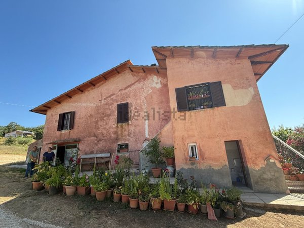 casa indipendente in vendita a Manciano in zona Saturnia