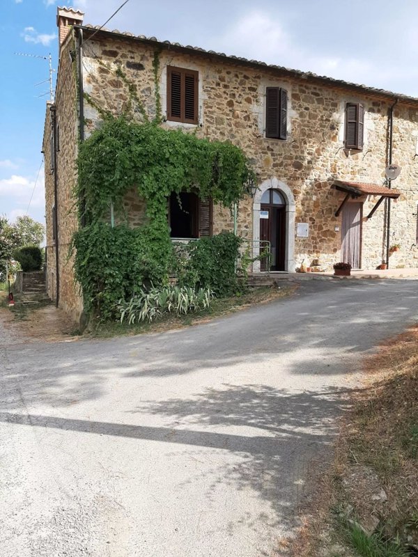 casa indipendente in vendita a Manciano in zona Saturnia
