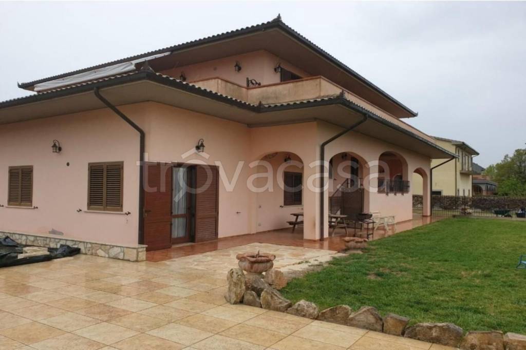 casa indipendente in vendita a Manciano in zona Marsiliana