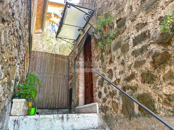 appartamento in vendita a Manciano in zona Montemerano