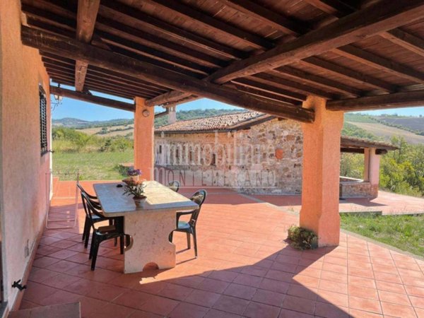 casa indipendente in vendita a Manciano in zona Saturnia