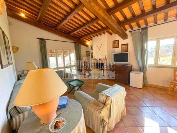 casale in vendita a Manciano in zona Saturnia