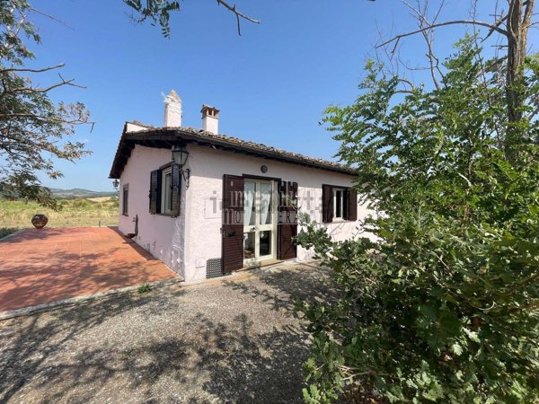 casale in vendita a Manciano