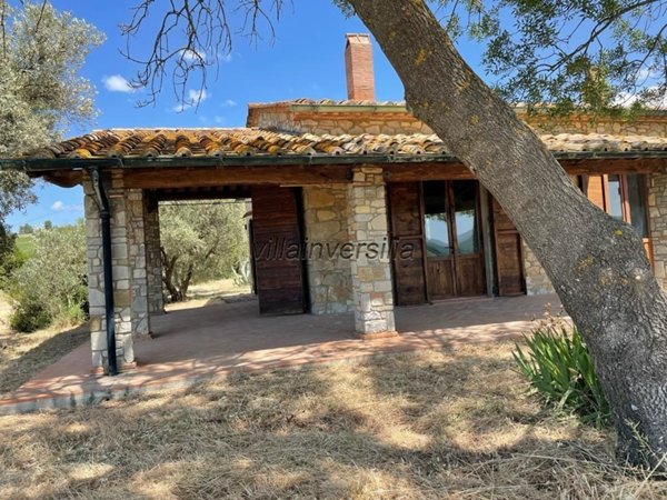 casa indipendente in vendita a Manciano in zona Saturnia