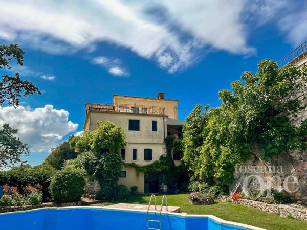 casa indipendente in vendita a Manciano in zona Saturnia