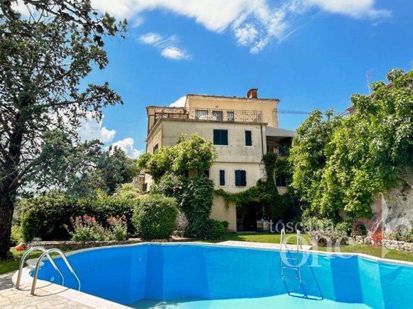 casa indipendente in vendita a Manciano in zona Saturnia