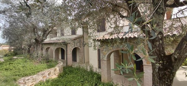 appartamento in vendita a Manciano in zona Montemerano