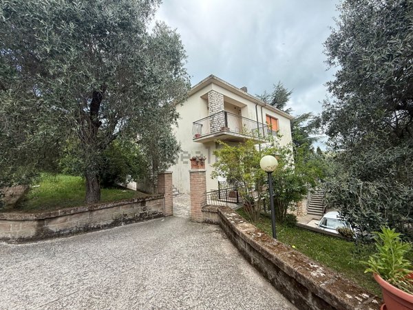 appartamento in vendita a Manciano in zona Saturnia