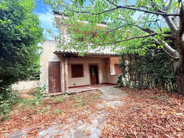 casa indipendente in vendita a Manciano in zona Saturnia