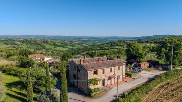 casa indipendente in vendita a Manciano in zona Poggio Murella