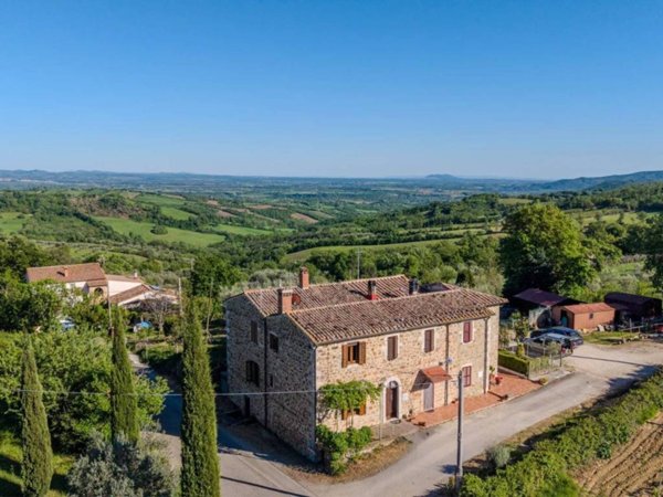 casa indipendente in vendita a Manciano in zona Poggio Murella