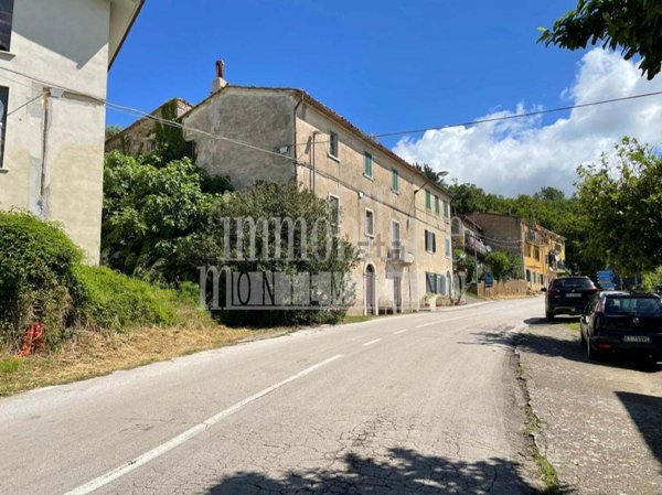 casa indipendente in vendita a Manciano in zona Saturnia